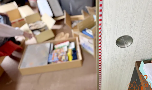 散らかった部屋