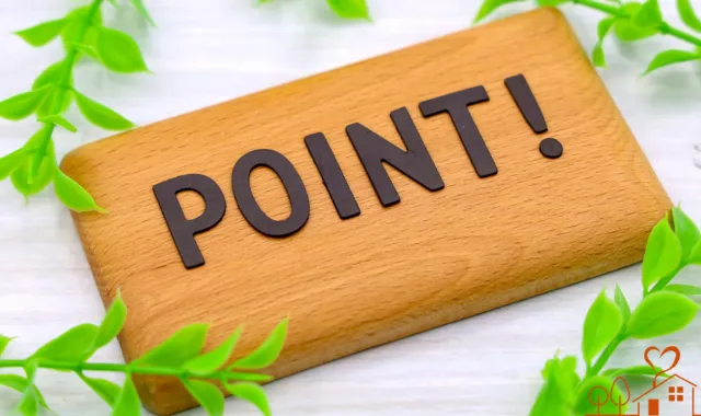 木の板にPOINT!の文字