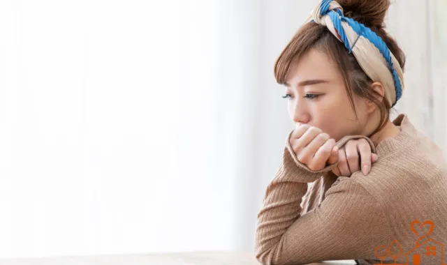 憂い顔の女性