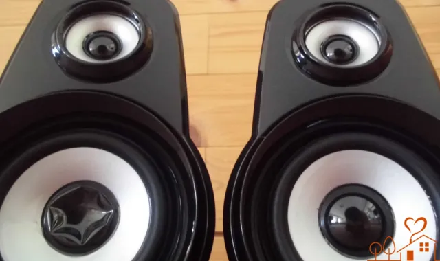 スピーカー2台